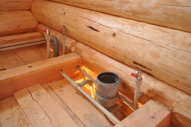 Чем можно заменить душевую кабину в деревянном доме